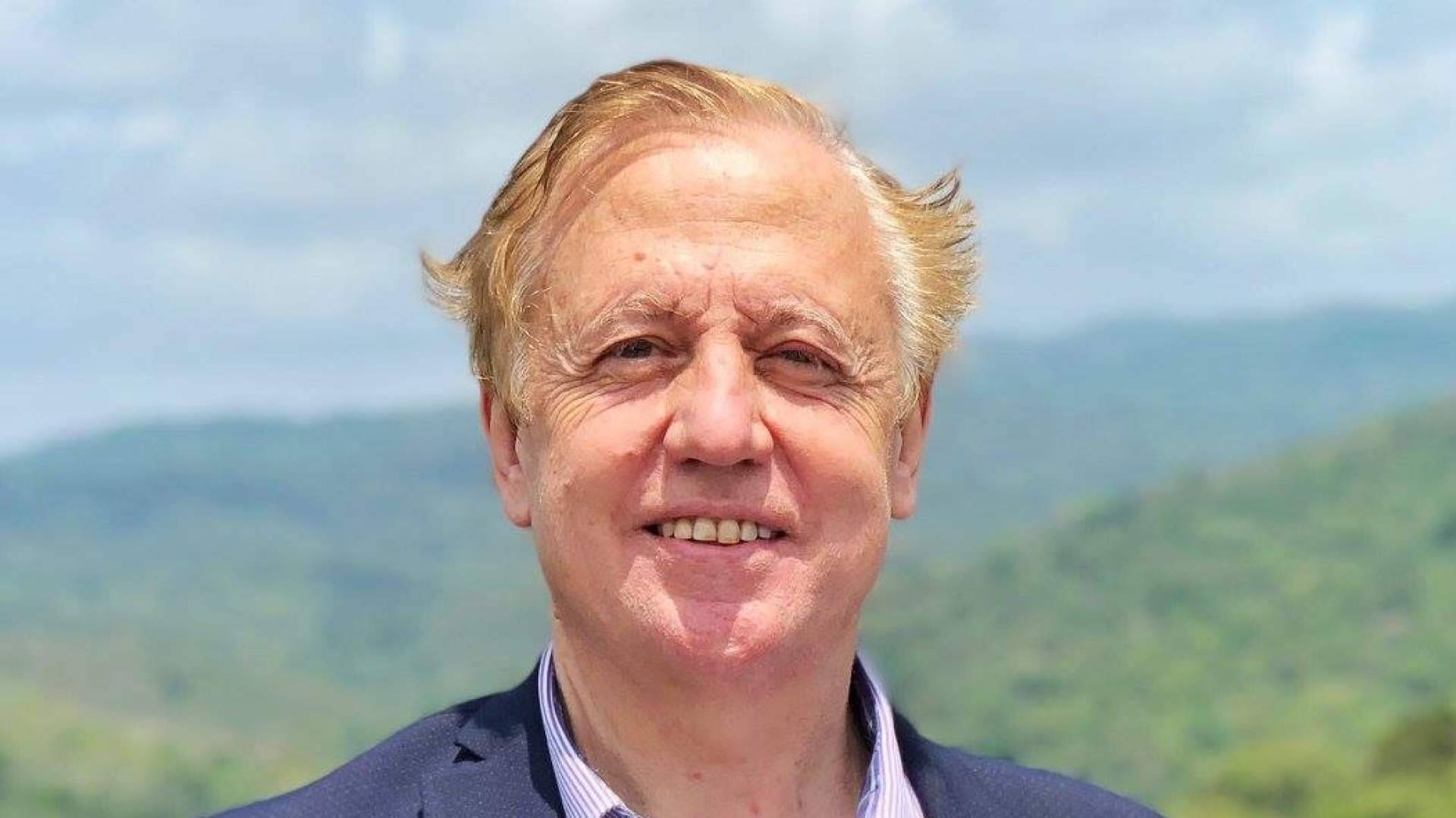 Carlos Malo de Molina, primer galardonado con el Premio Internacional Panameño de Literatura