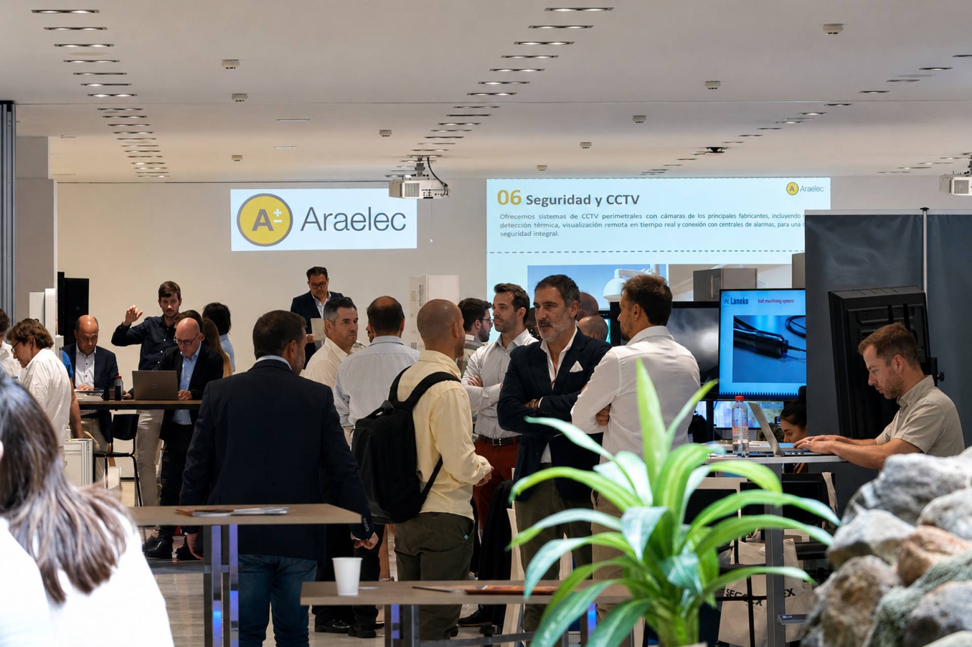 AEMER llena Sevilla con el éxito de su cita de mantenimiento renovable