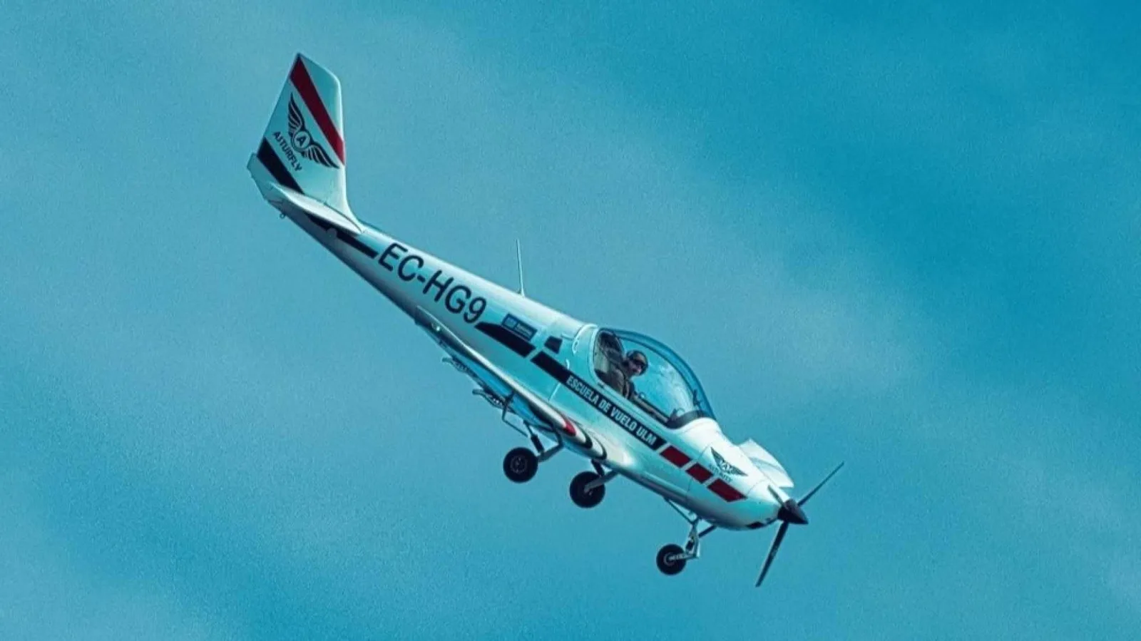 La formación de pilotos ULM encuentra en Asturfly una escuela de vuelo especializada en Asturias